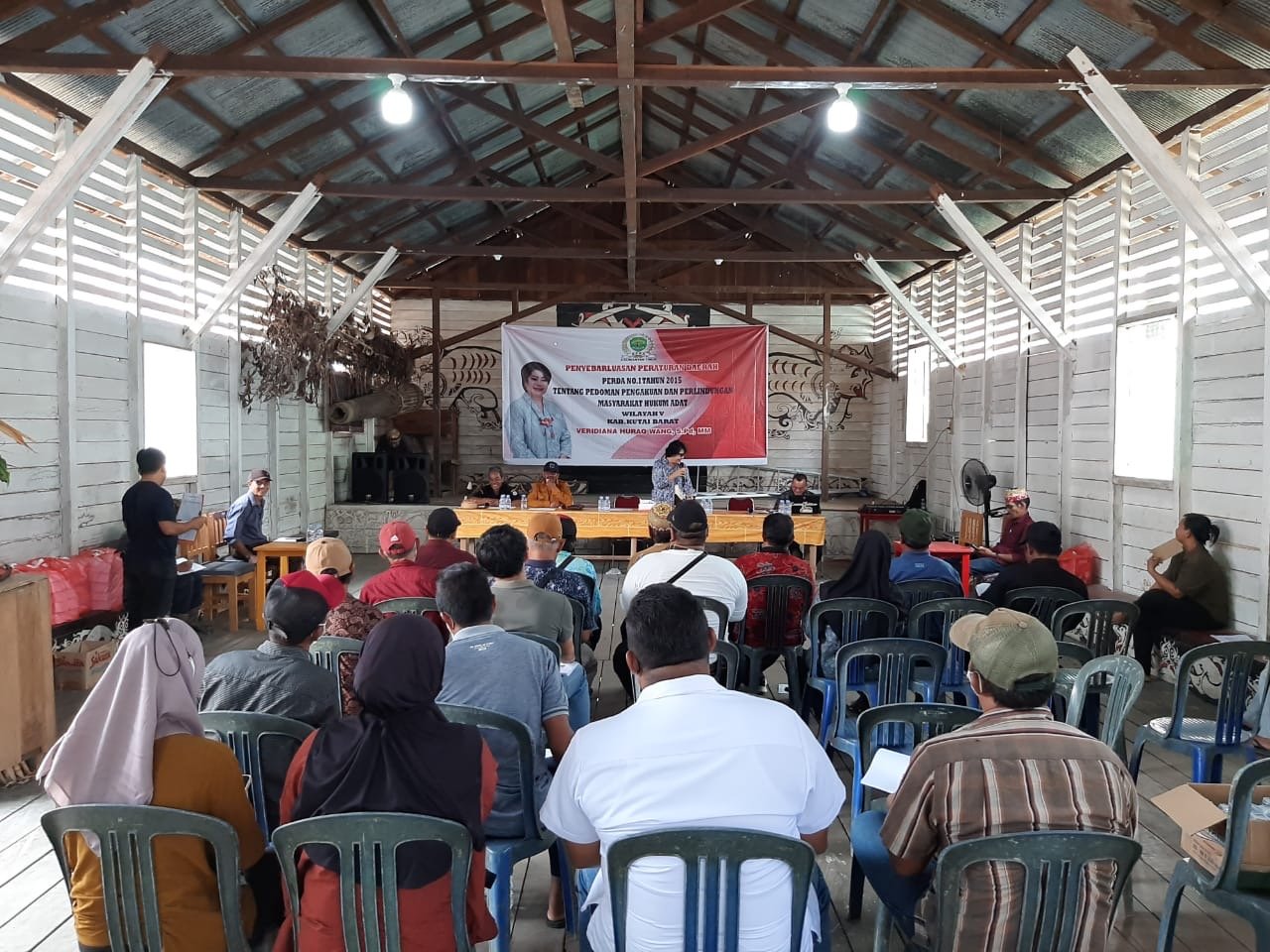 Veridiana Edukasi Hak-hak Masyarakat Hukum Adat