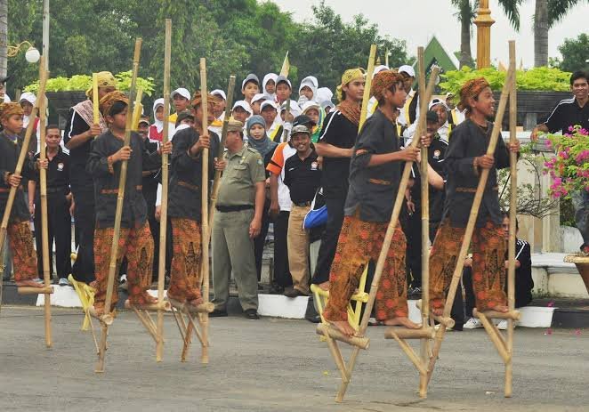Berkolaborasi dengan Dispar Kaltim Perkenalkan Olahraga Tradisional