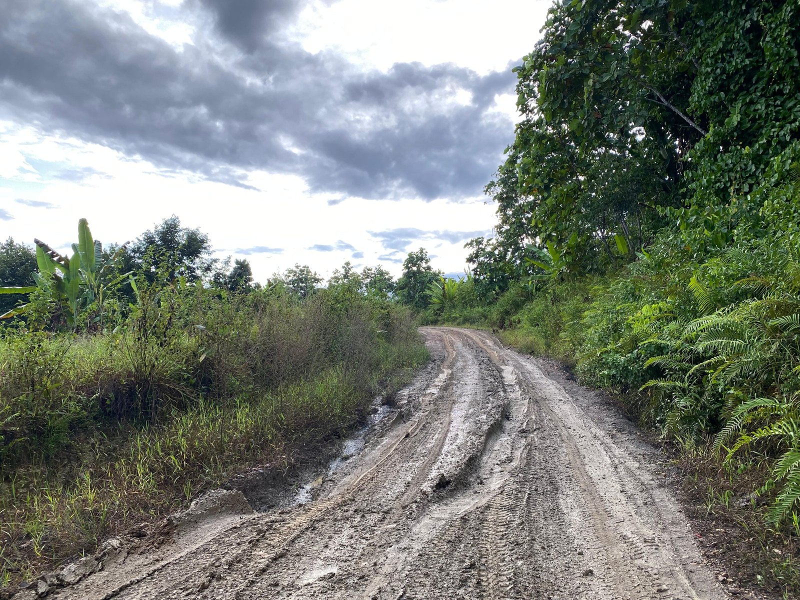 Jalan Menuju Kubar dan Mahulu Jadi Perhatian
