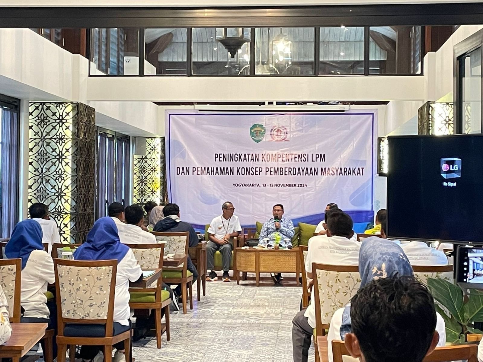 Sigit Jadi Narasumber Bimtek Penguatan Kapasitas LPM Graha Indah Balikpapan