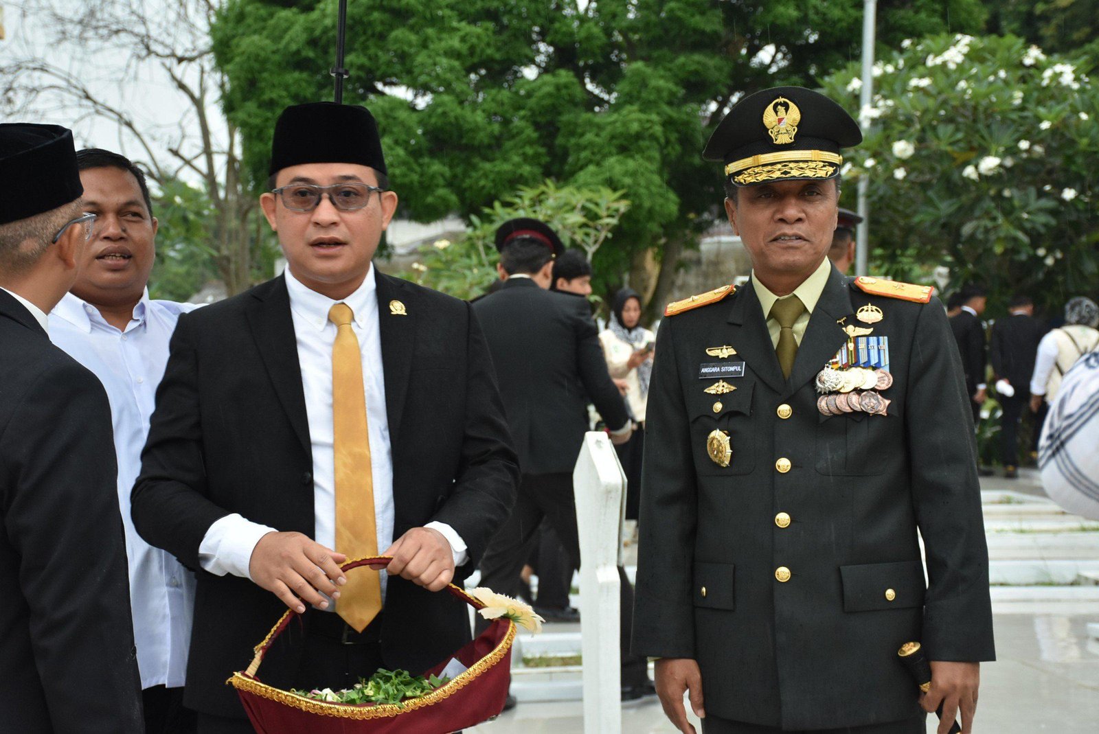 Sapto Ikuti Upacara Peringatan Hari Pahlawan Tahun 2024 di Taman Makam Pahlawan Samarinda