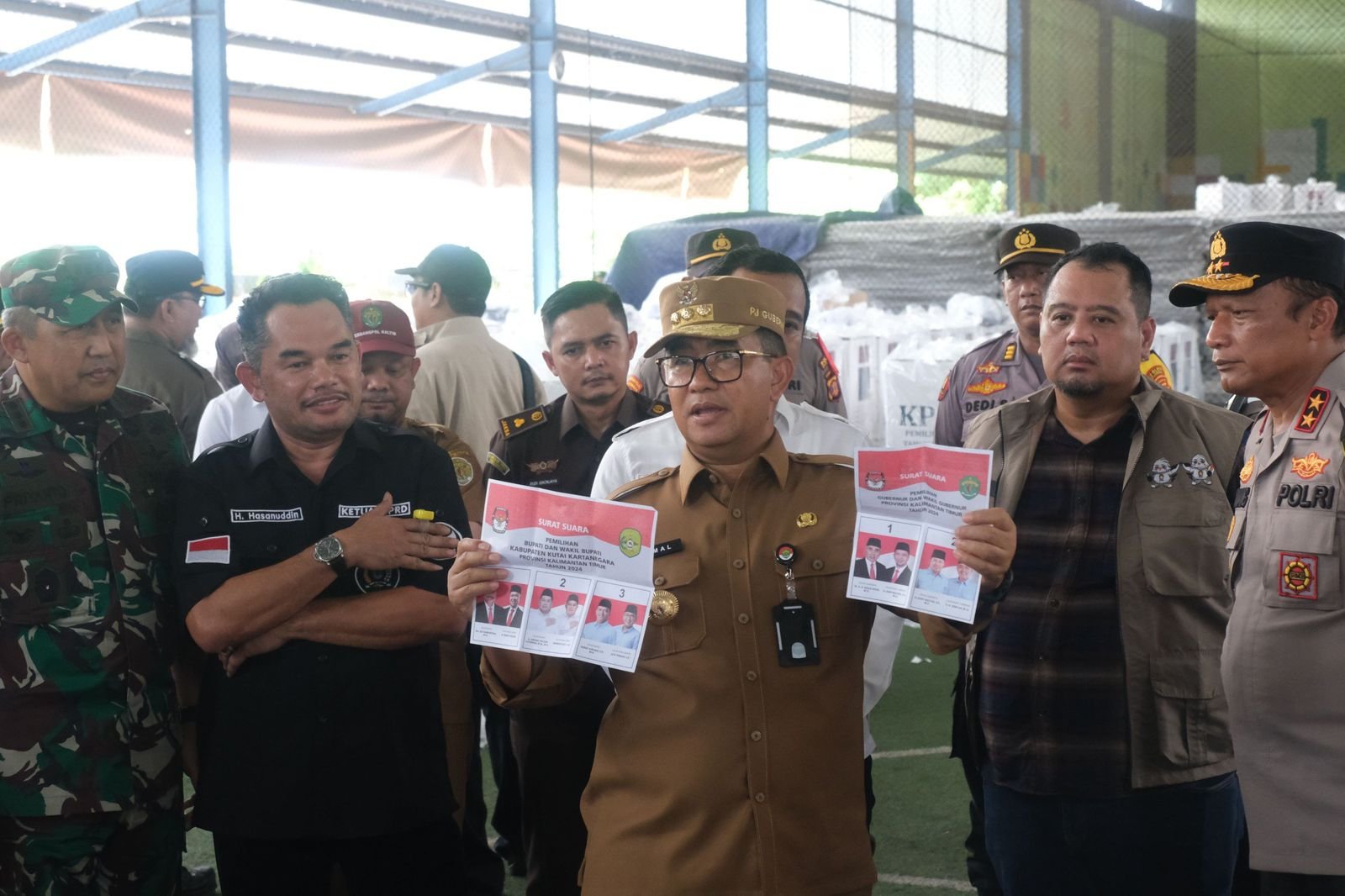 Ketua DPRD Kaltim Tinjau Kesiapan Logistik di Kukar