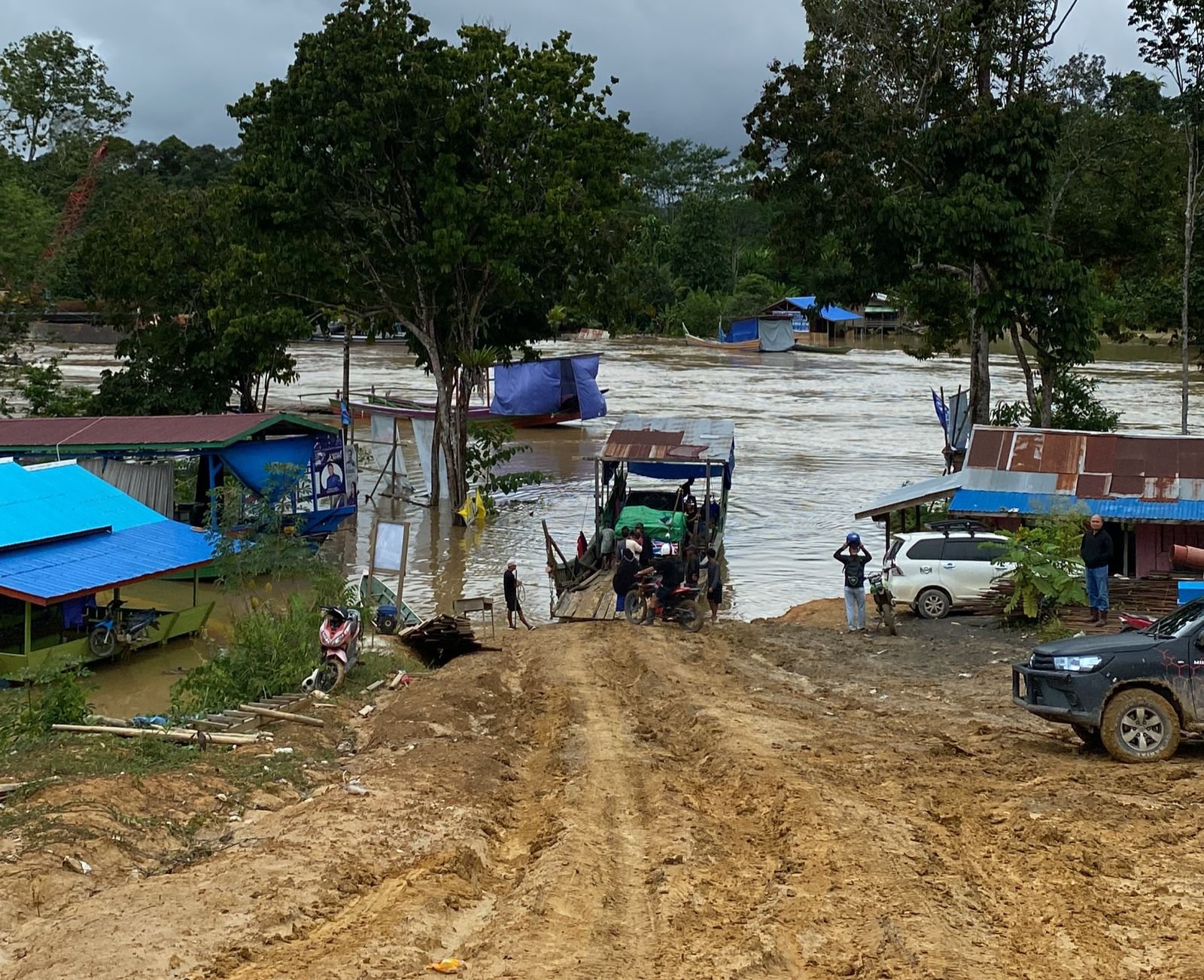 Yonavia Lakukan Reses di Kubar-Mahulu, Infrastruktur Jalan dan Air Bersih Keluhan Utama