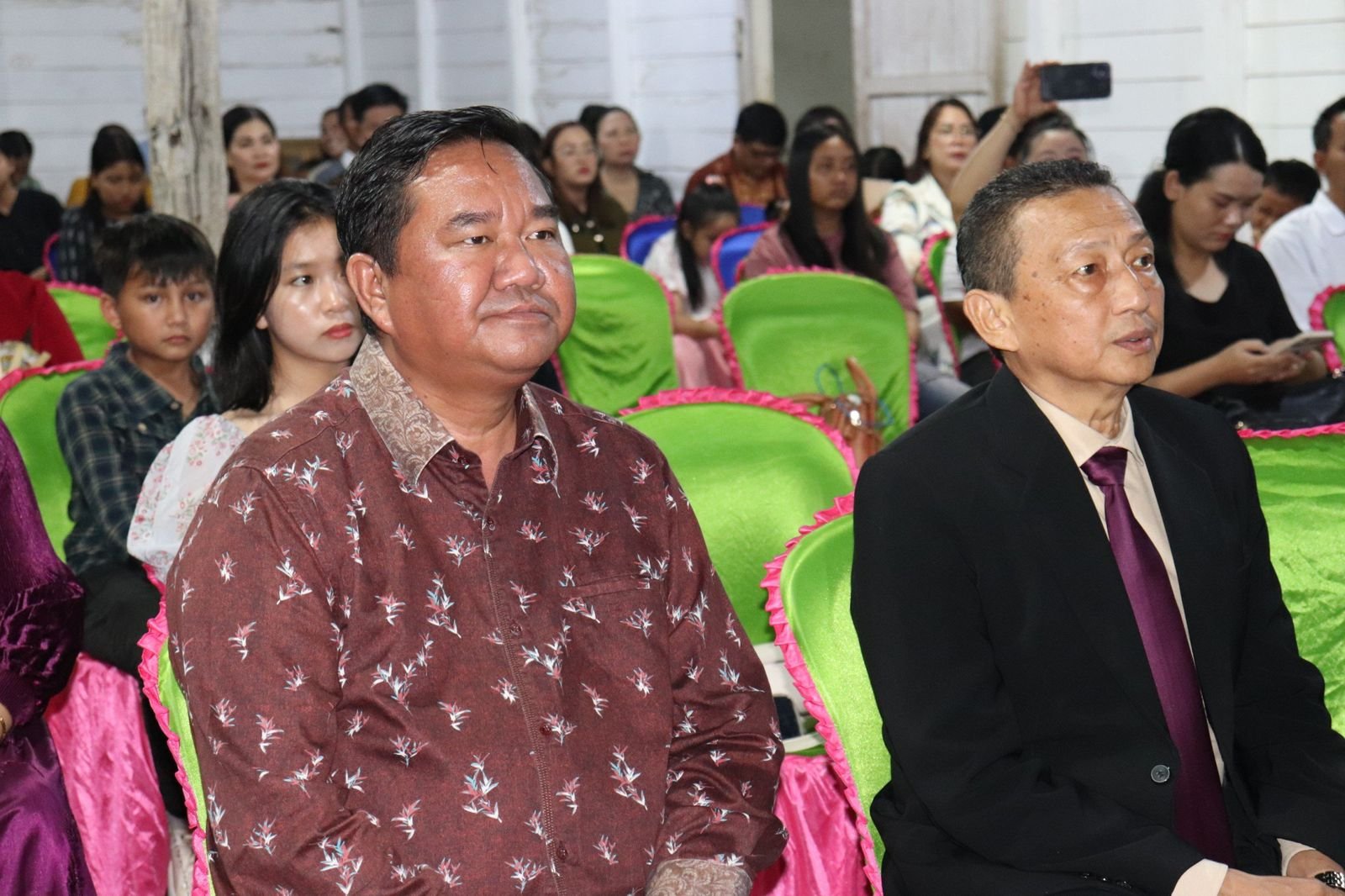Ekti Hadiri Ibadah Natal di GPDI Cempedas Kubar