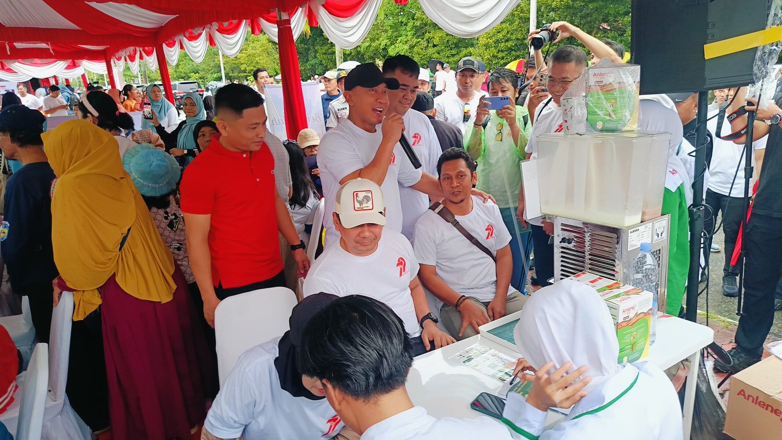 Gerimis Tak Halangi Semangat, Polda Kaltim Hadirkan Pelayanan Lengkap di CFD
